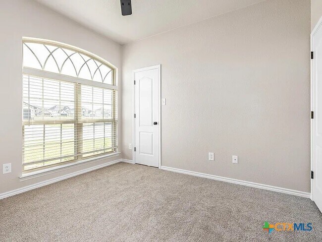 Building Photo - 602 Dred Roger Circle