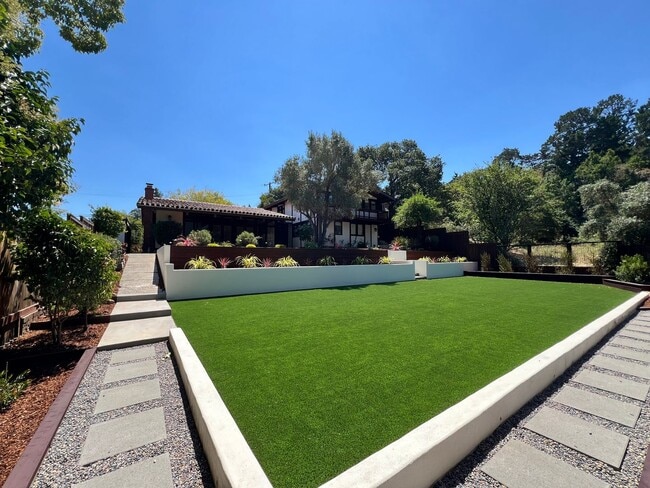 Building Photo - SPACIOUS FOUR BEDROOM TWO AND HALF BATH CH...