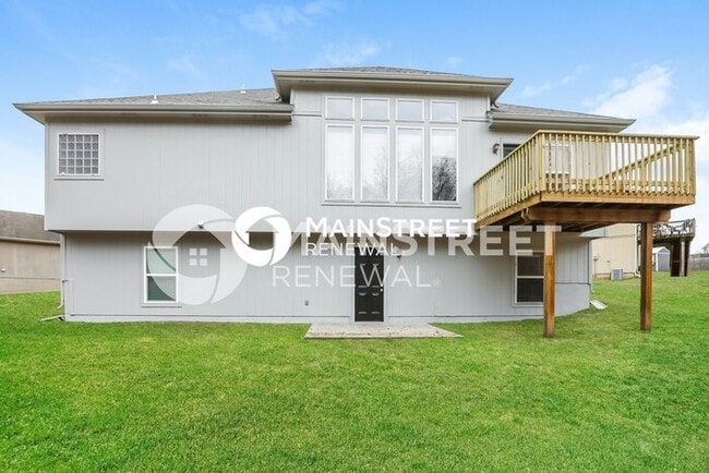Building Photo - 5 Bedroom Pet-Friendly Home in Kansas City...