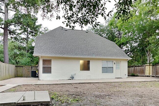 Building Photo - 16922 Colony Creek Dr