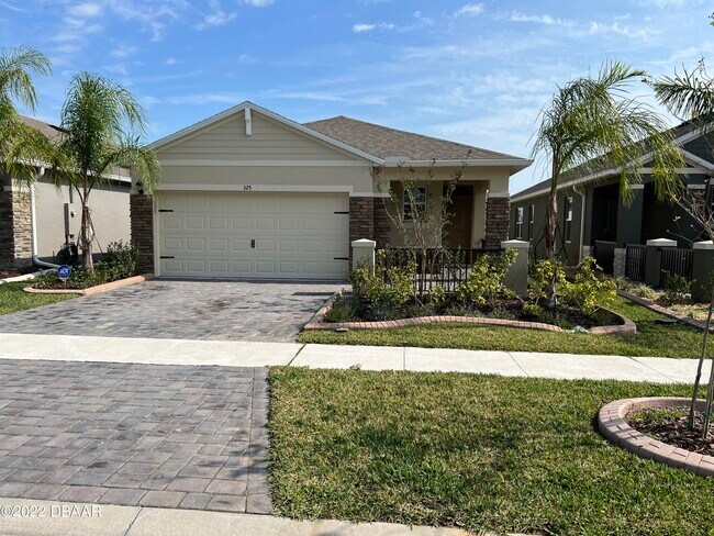 Building Photo - 325 Caryota Ct