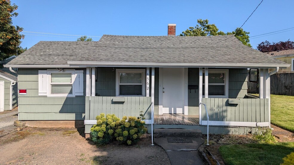 Primary Photo - 4562 NE Cully Blvd