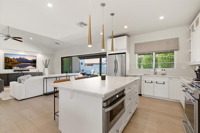 Building Photo - 8372 E San Salvador Dr