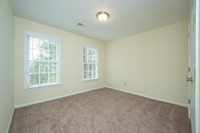 Building Photo - 2159 Heritage Trace Dr