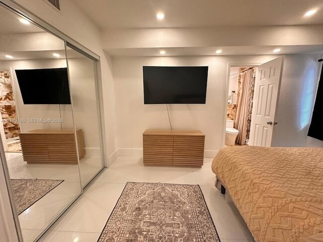 Building Photo - 760 Euclid Ave