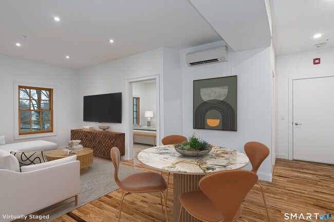 Building Photo - 2 Hollyhock Rd