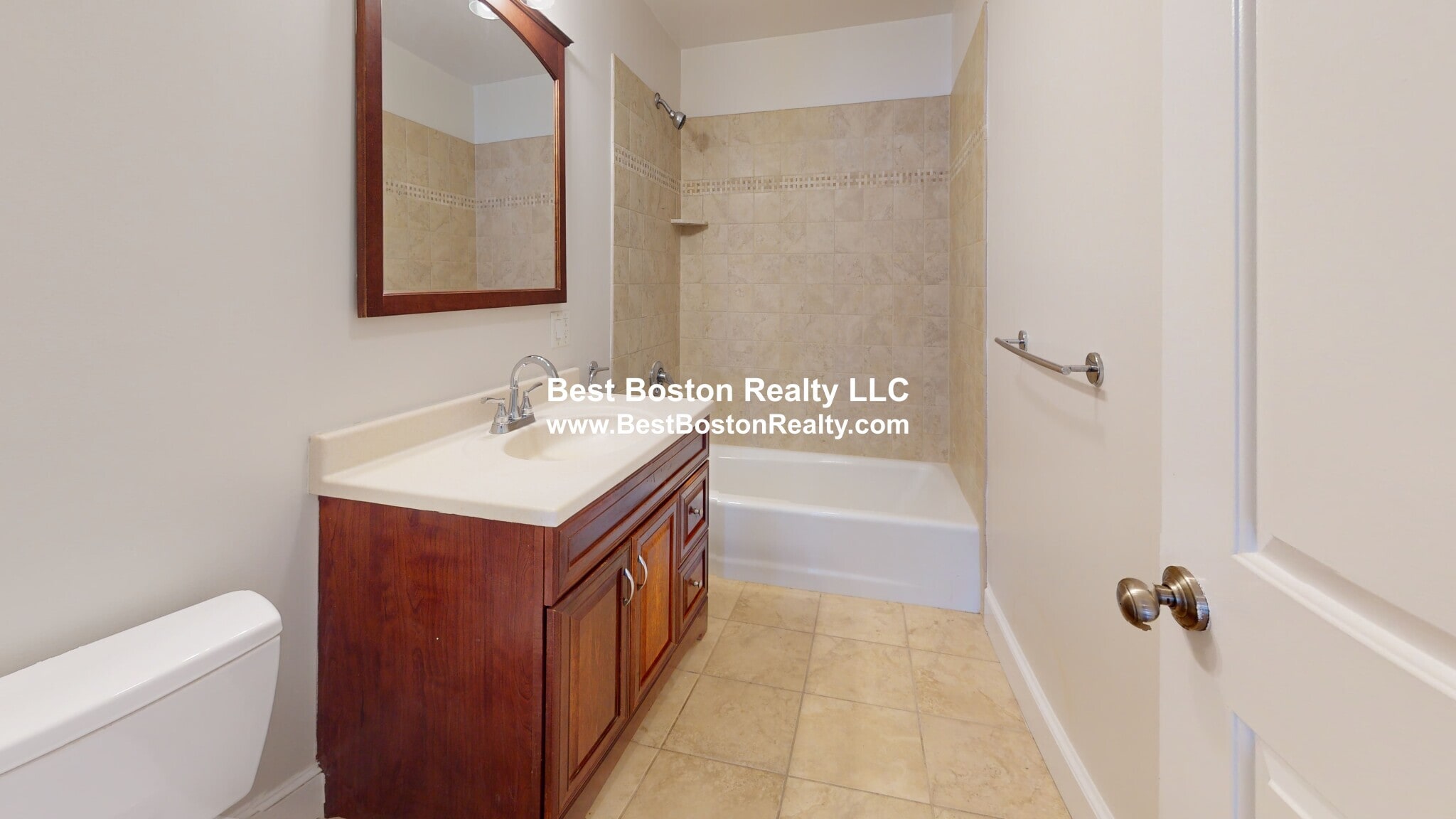 Building Photo - 156 School St