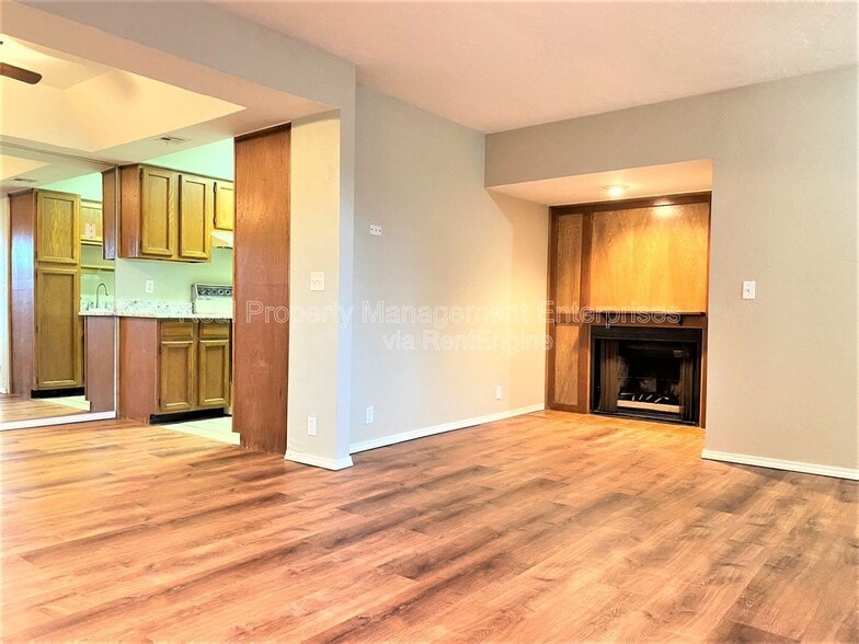 Building Photo - 11431 Springhollow Rd