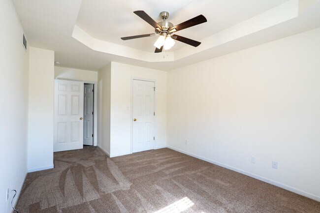 Building Photo - 5009-5011 Betty Jean Way