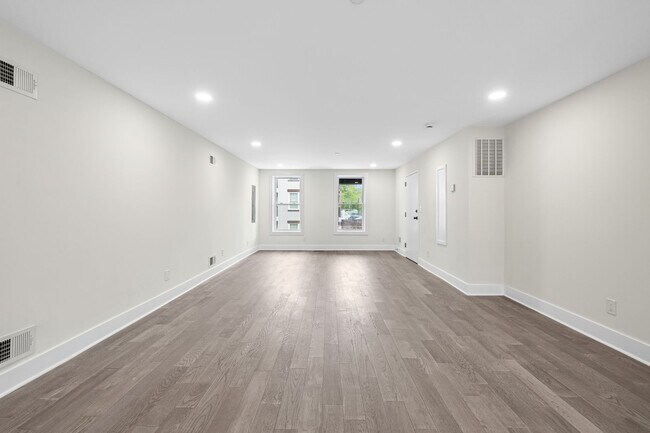 Building Photo - 3552 Warder St NW