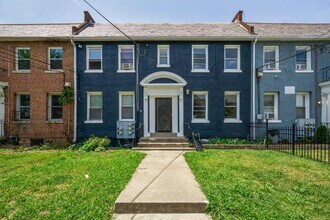 Building Photo - 182 36th St NE