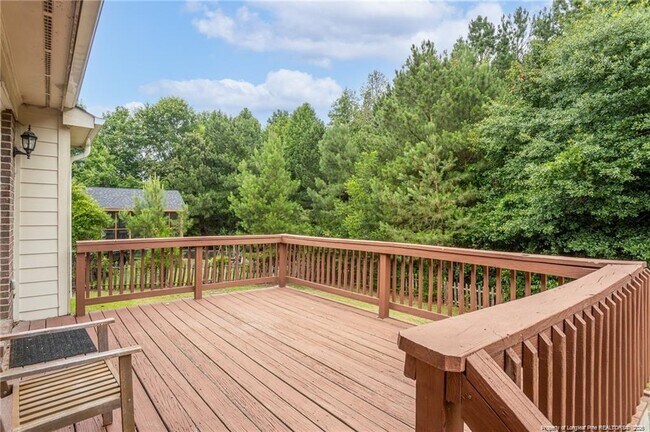 Building Photo - 402 Roundtree Dr