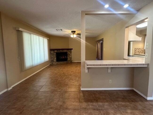Building Photo - READY NOW! 3+2 with RV Parking!
