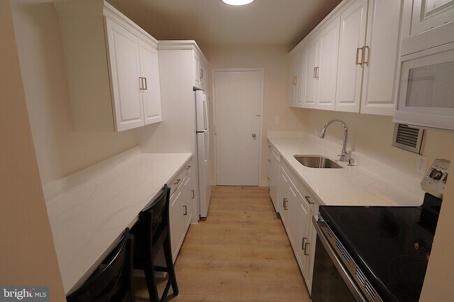 Building Photo - 7505 Democracy Blvd