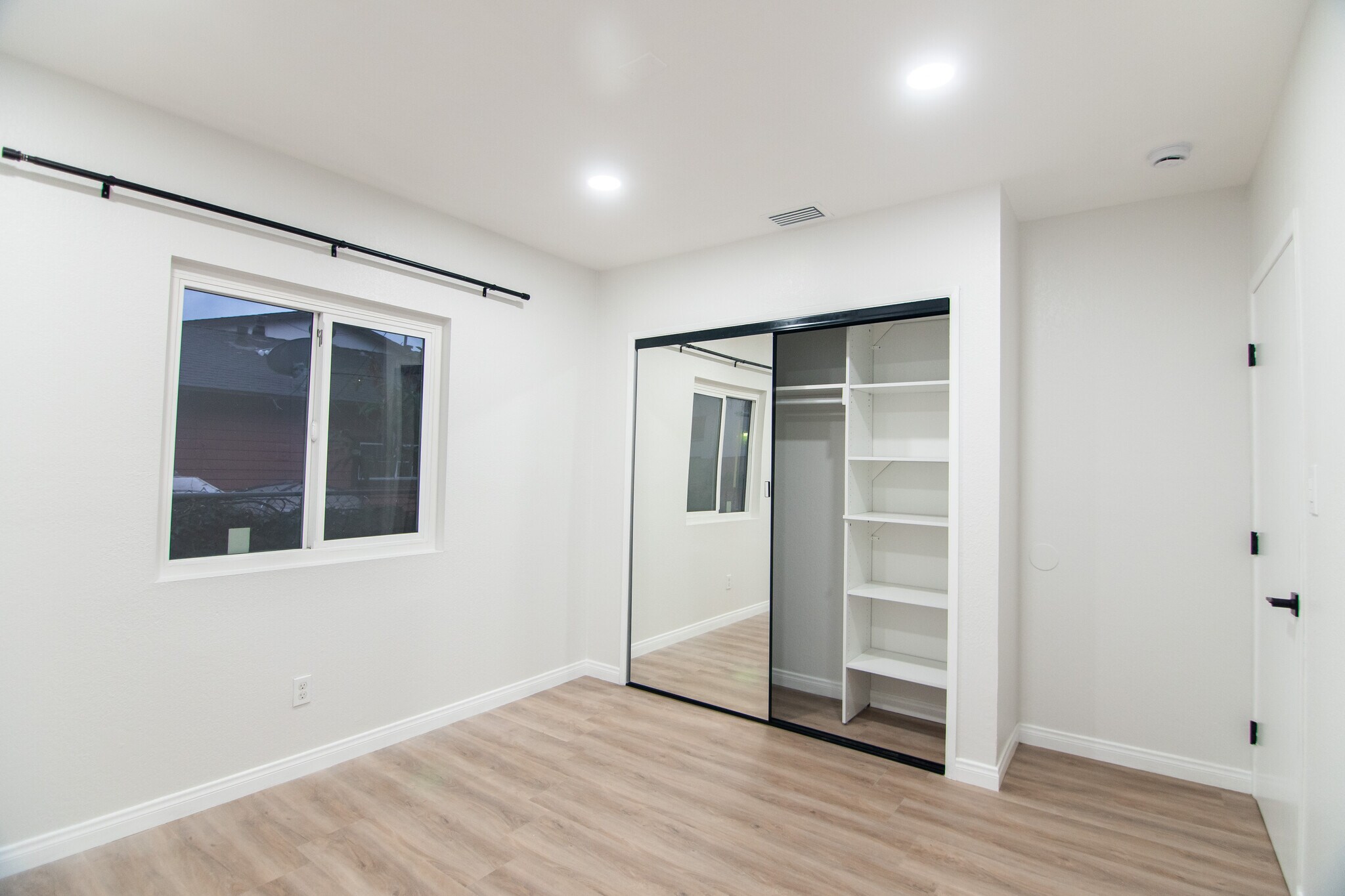 Room 1 - 14700 Friar St