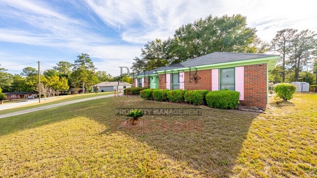 Building Photo - 6634 Hensley Dr