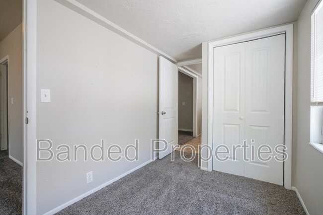 Building Photo - 276 W 700 N