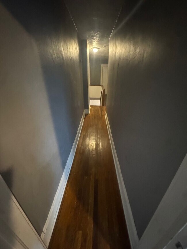 Building Photo - 632 E 101st St