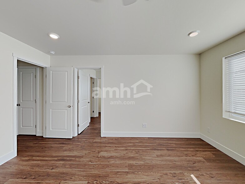 Building Photo - 12405 83rd Ave E