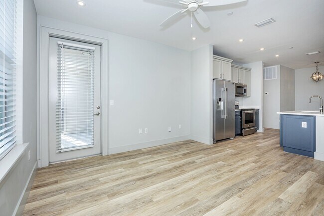 Building Photo - 2501 Bienville Blvd