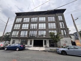 Building Photo - 99 Sackett St