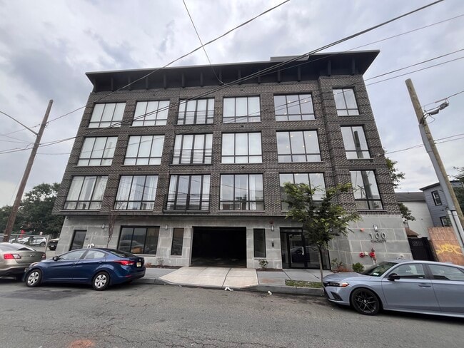 Primary Photo - 99 Sackett St