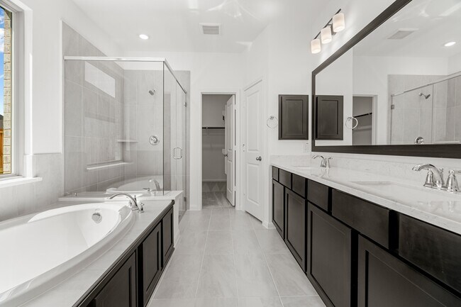 Building Photo - 2610 Glacier Pt Dr