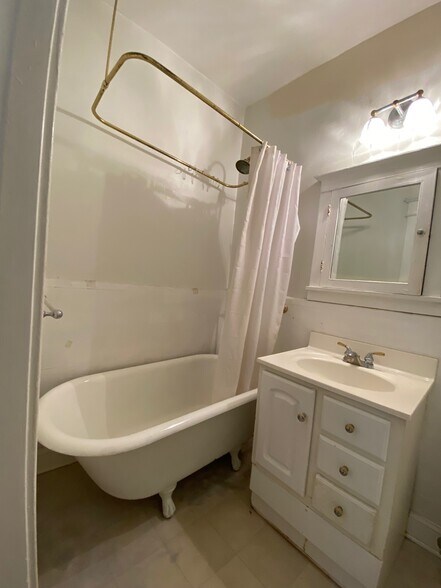 Building Photo - 4618 15th St NW