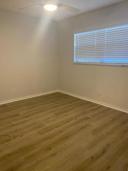 Building Photo - 19 Abbey Ln