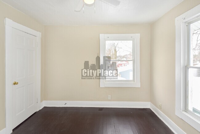 Building Photo - 1022 N Rural St