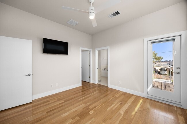 Building Photo - 4618 Nichols St