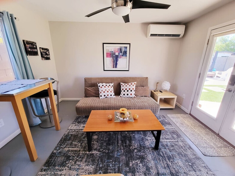 Building Photo - 1510 E Whitton Ave