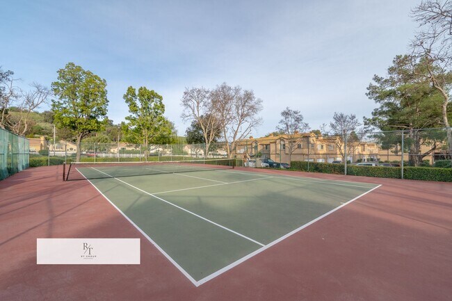 Building Photo - Bright Townhome in Sunset Community with Garage | Chino Valley USD