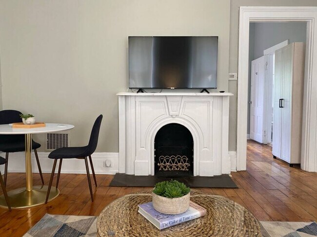 Building Photo - 1245 Martin Dr