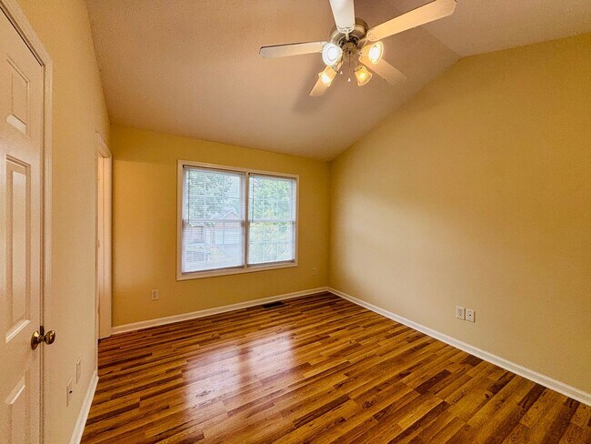 Building Photo - 228 Mountain Breeze Dr