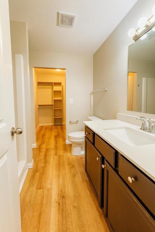 Building Photo - 6912 N Hydraulic Ave