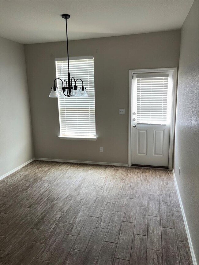 Building Photo - 1101 Cliffbrake Wy