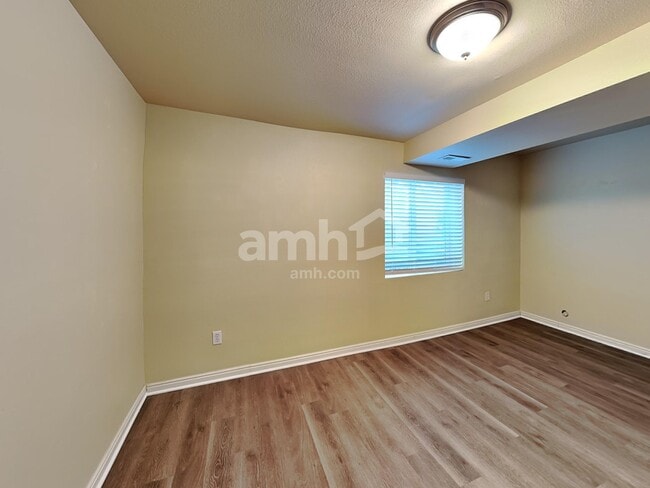 Building Photo - 5551 Geneva Way