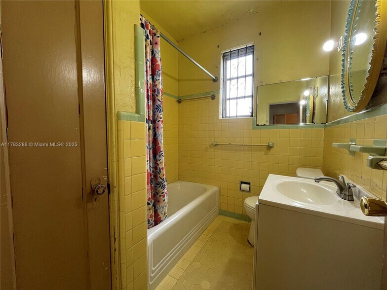 Building Photo - 937 NW 46th St