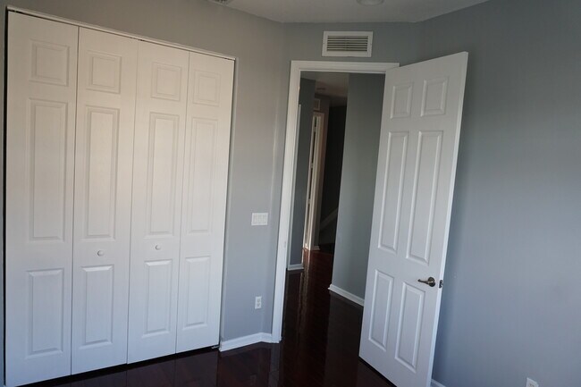 Building Photo - 3919 Passion Flower Rd