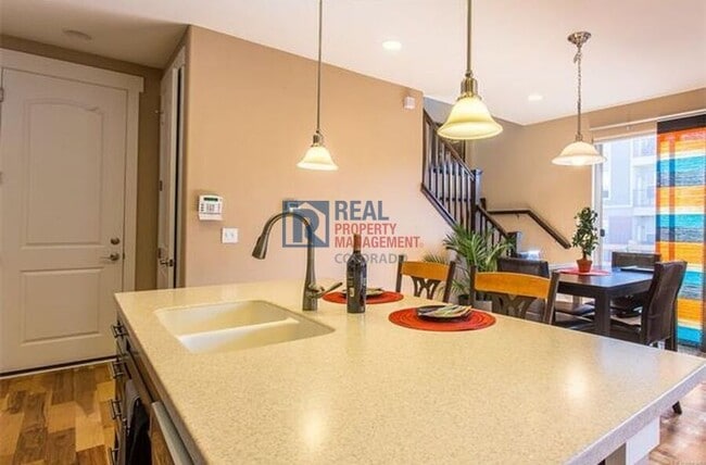 Building Photo - 7317 W Center Ave