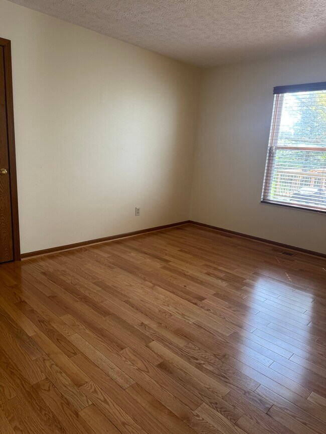 Building Photo - 3608 Newell Dr