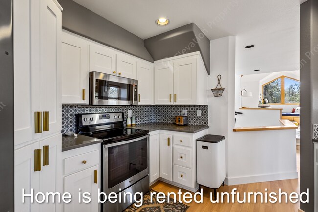 Building Photo - 1955 NW Brogan Pl
