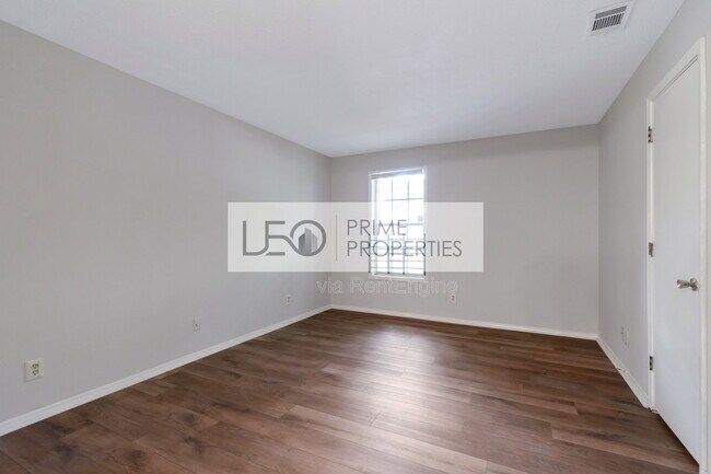 Building Photo - 1350 Brockett Pl