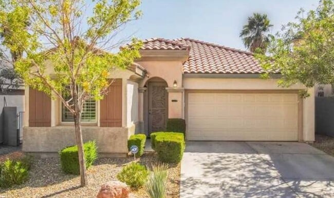 Primary Photo - Must See One Story Home in the Heart of Su...