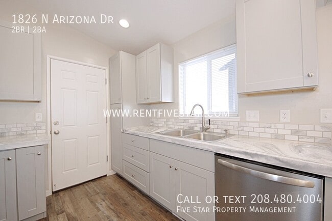 Building Photo - 1826 N Arizona Dr