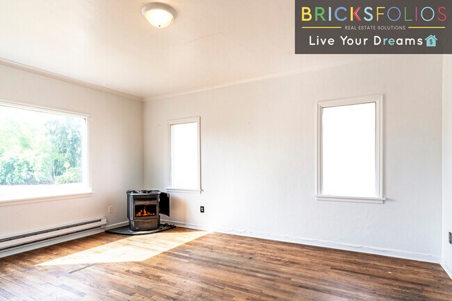 Building Photo - Nestled in the heart of a warm and welcomi...