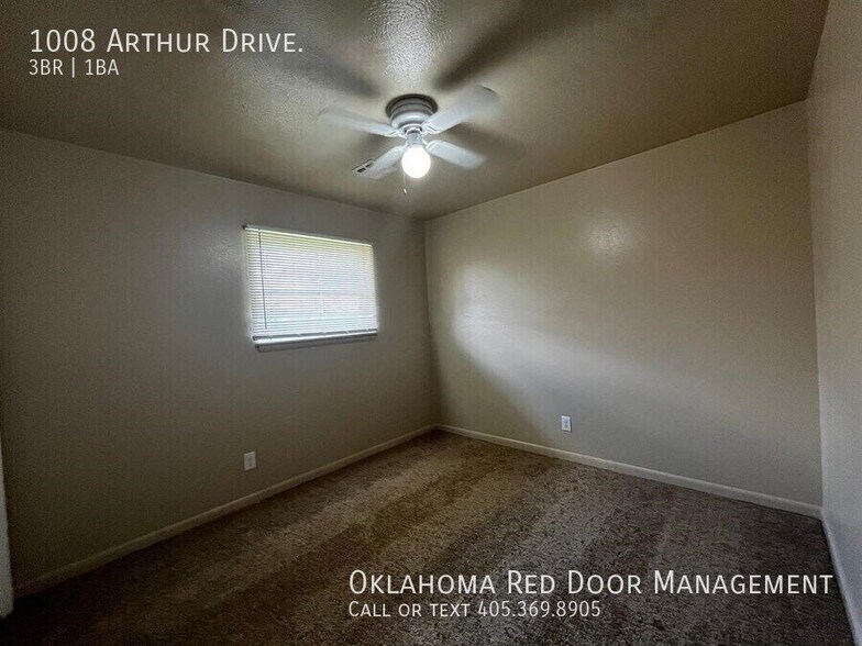 Building Photo - 1008 Arthur Dr