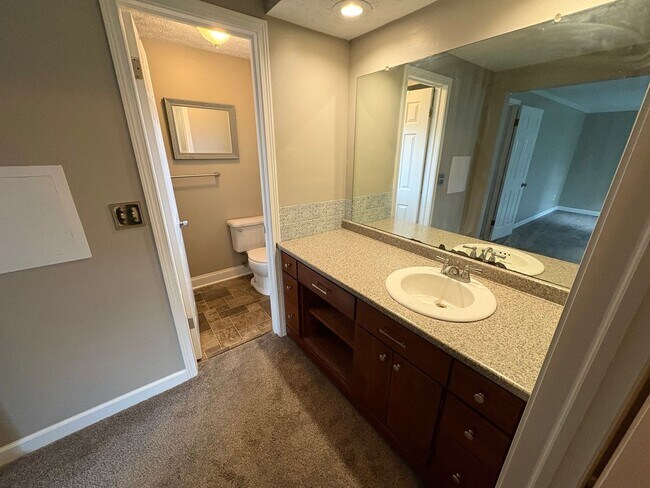 Building Photo - 13236 E Crosset Hill Dr