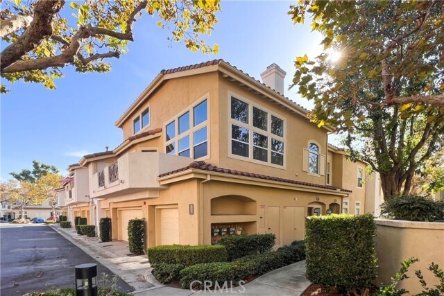 Building Photo - 45 Via Madera